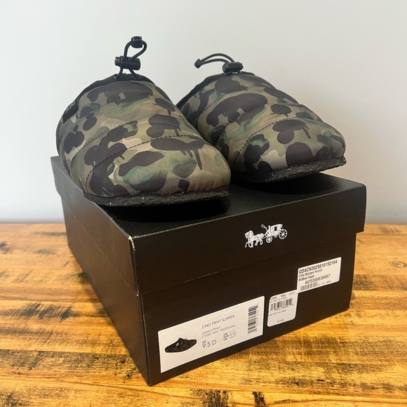 Coach Men’s Camo Slippers - Picture 4 of 11